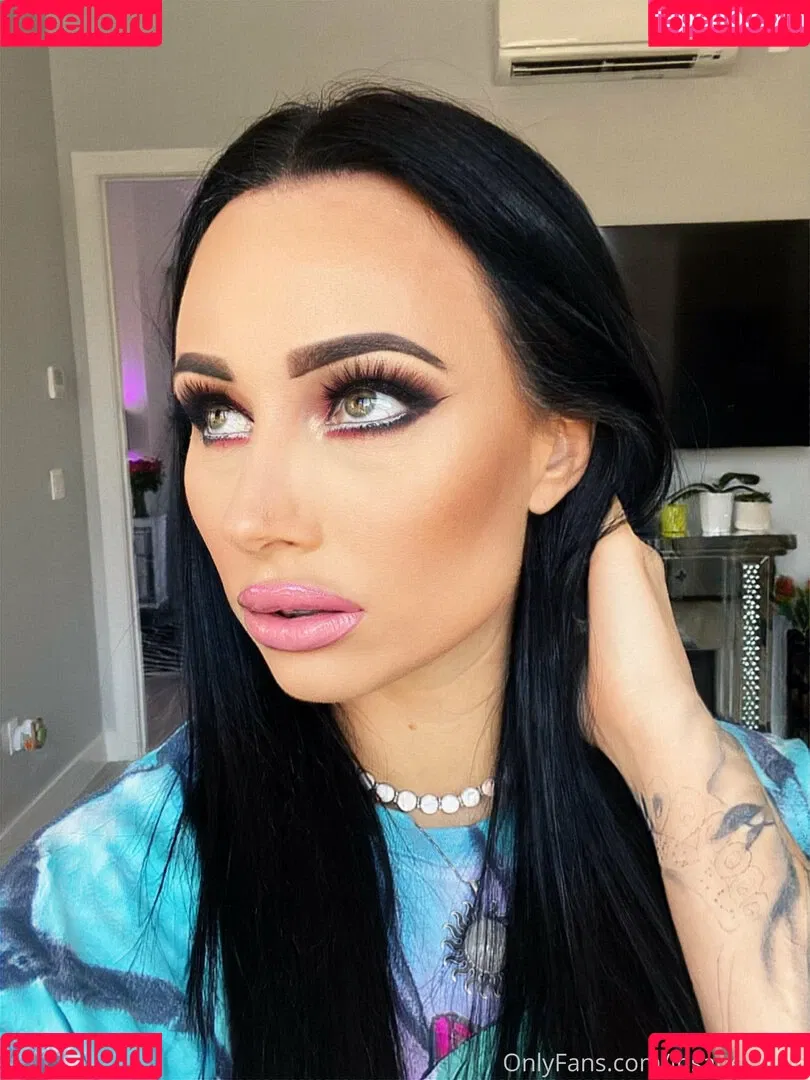insanelyvain Onlyfans Photo Gallery 