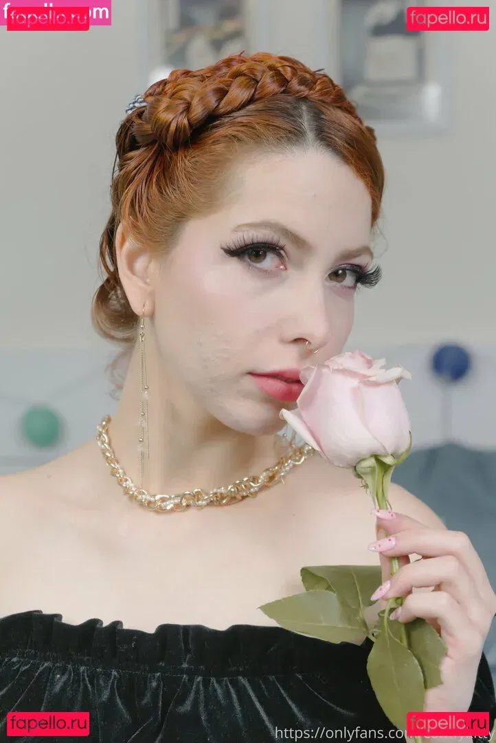 comfykitty Onlyfans Photo Gallery 