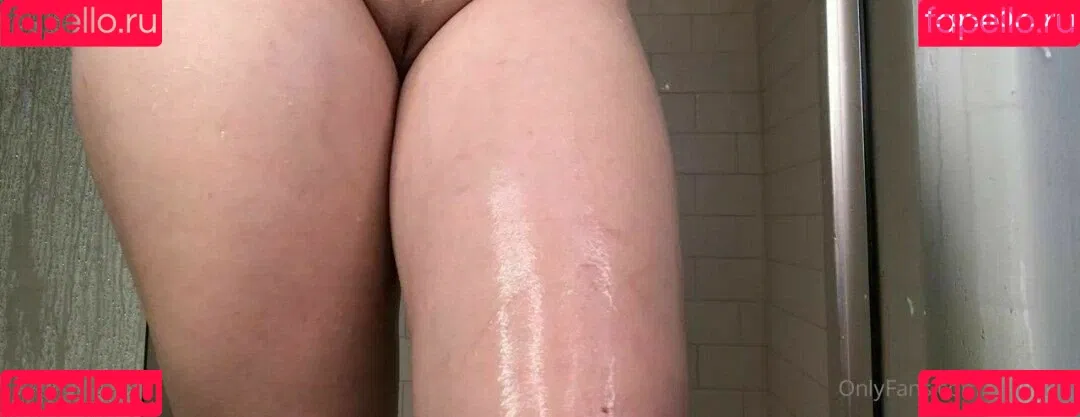 Holyyoly Onlyfans Photo Gallery 