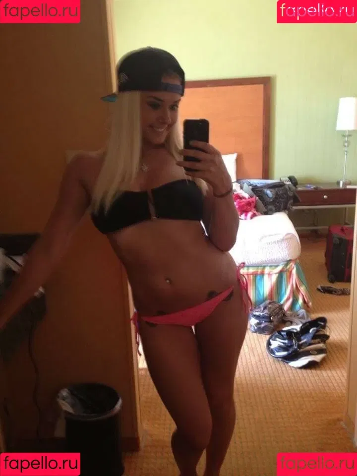 Daria Thibault Onlyfans Photo Gallery 