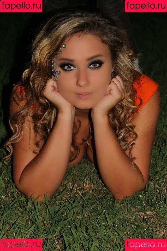 Daria Thibault Onlyfans Photo Gallery 