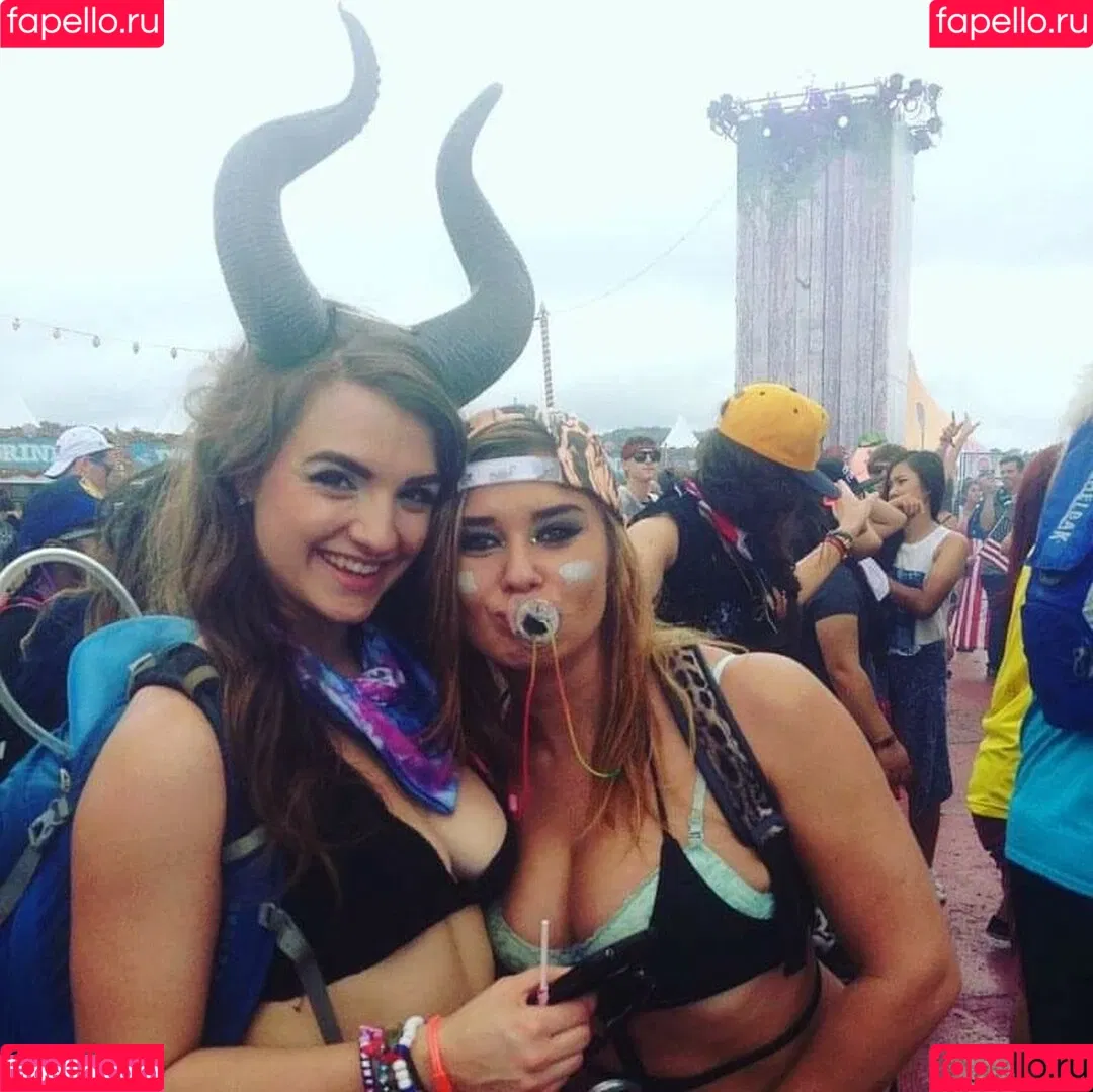Daria Thibault Onlyfans Photo Gallery 