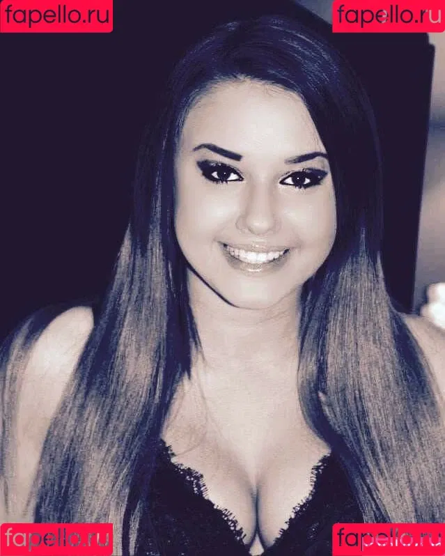 Daria Thibault Onlyfans Photo Gallery 