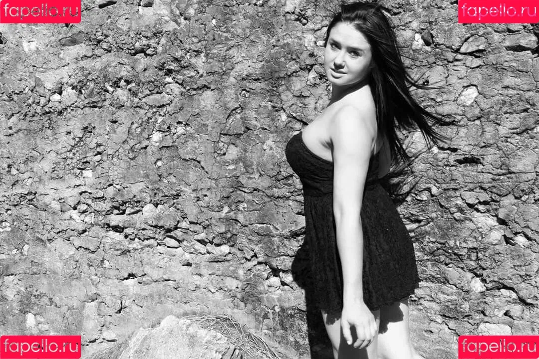 Daria Thibault Onlyfans Photo Gallery 