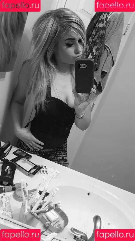 Daria Thibault Onlyfans Photo Gallery 