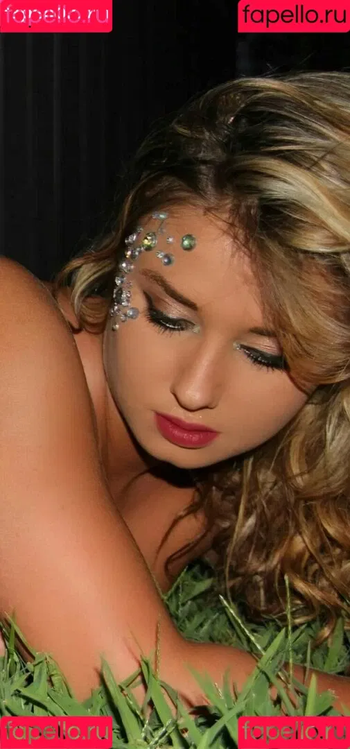 Daria Thibault Onlyfans Photo Gallery 