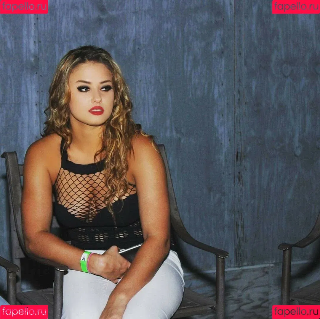 Daria Thibault Onlyfans Photo Gallery 