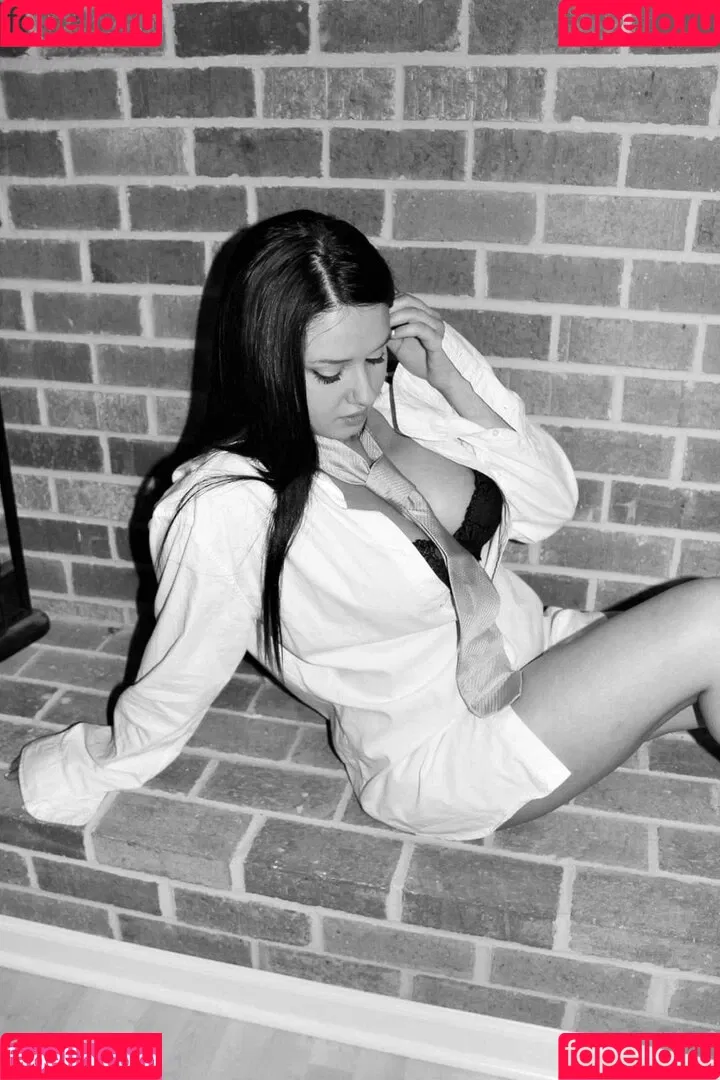 Daria Thibault Onlyfans Photo Gallery 