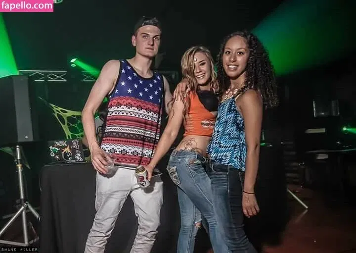 Daria Thibault Onlyfans Photo Gallery 