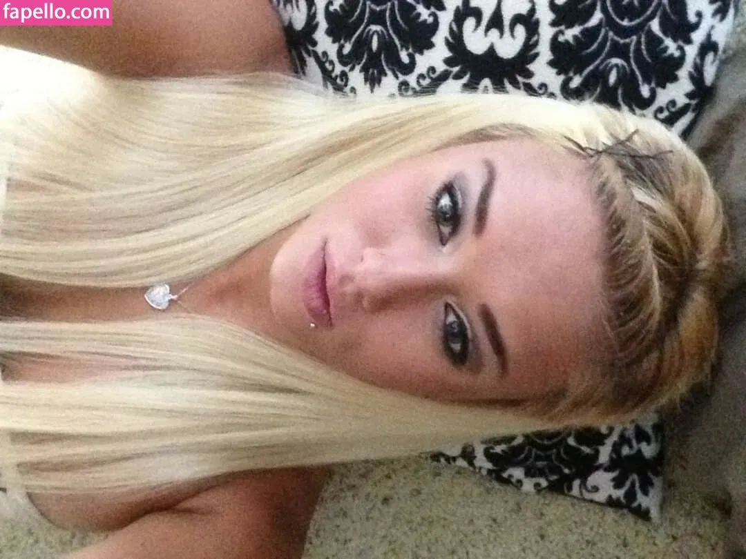 Daria Thibault Onlyfans Photo Gallery 