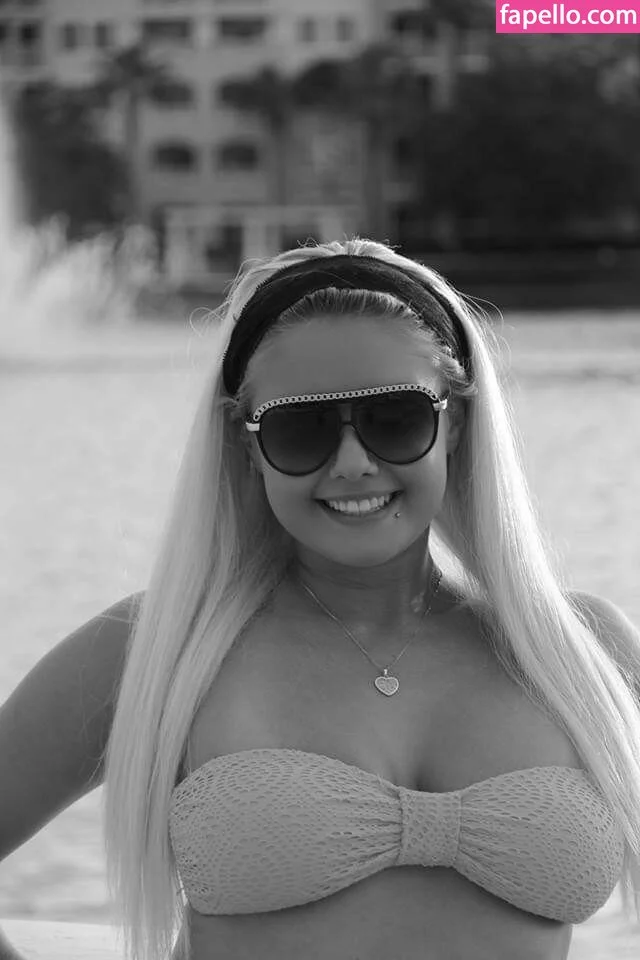 Daria Thibault Onlyfans Photo Gallery 