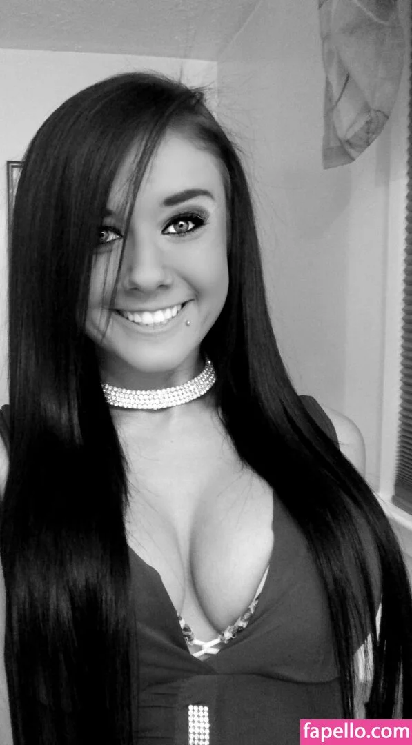 Daria Thibault Onlyfans Photo Gallery 