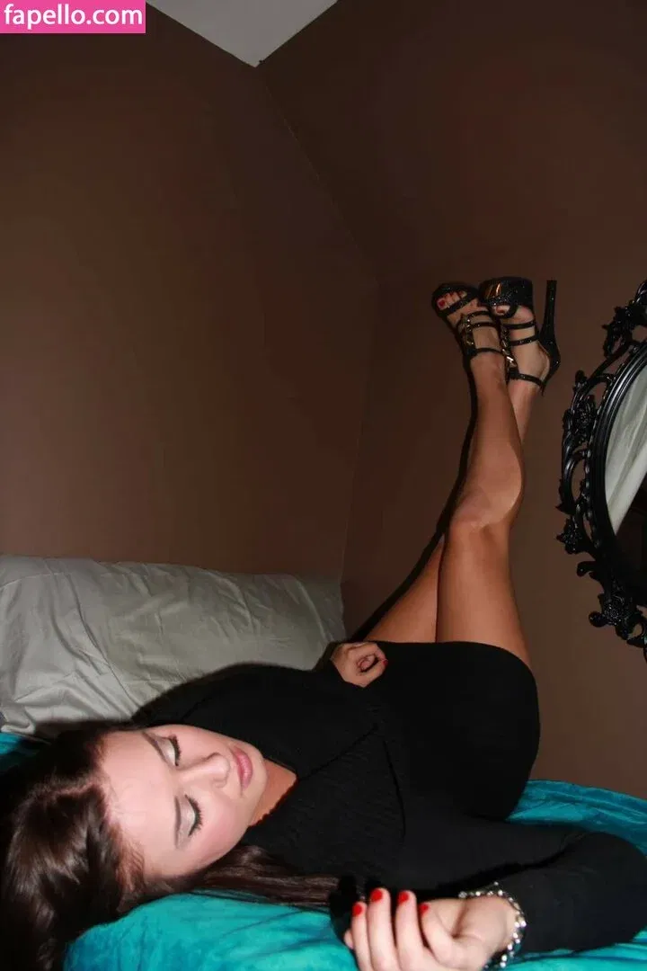 Daria Thibault Onlyfans Photo Gallery 