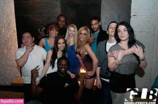 Daria Thibault Onlyfans Photo Gallery 