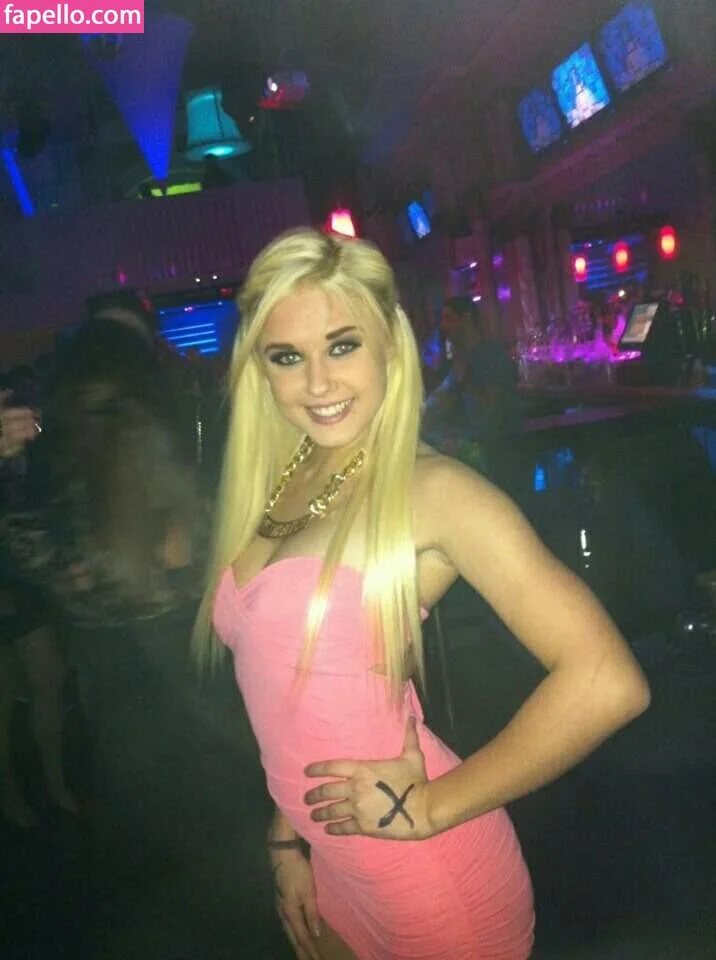 Daria Thibault Onlyfans Photo Gallery 