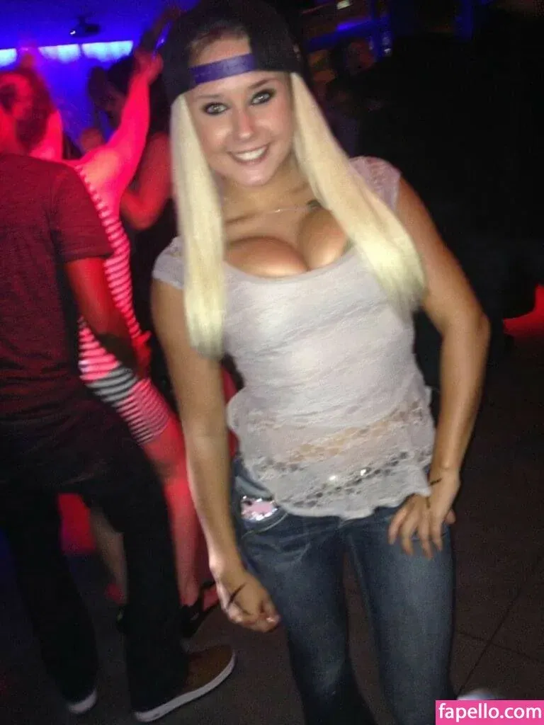 Daria Thibault Onlyfans Photo Gallery 