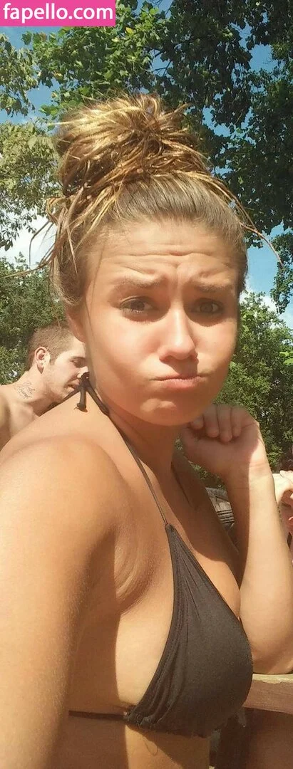 Daria Thibault Onlyfans Photo Gallery 