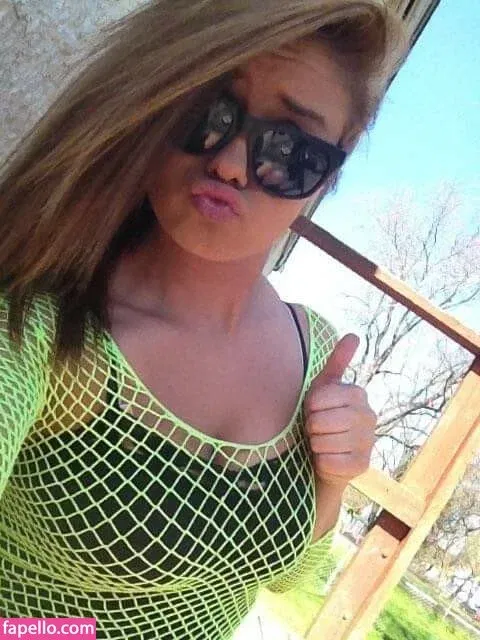 Daria Thibault Onlyfans Photo Gallery 