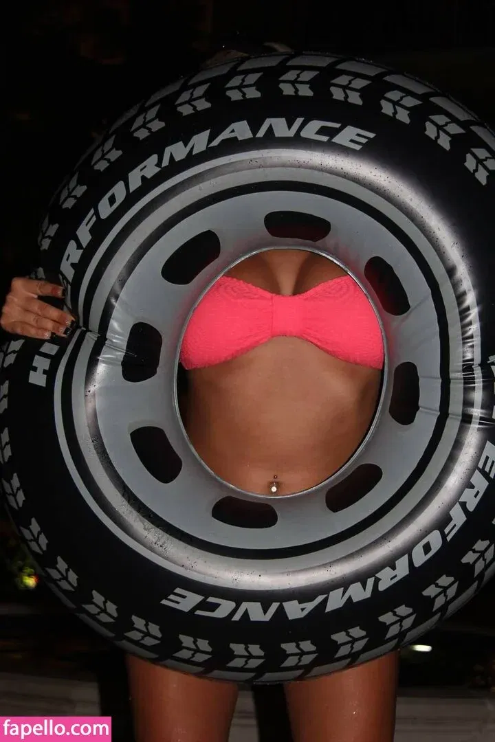 Daria Thibault Onlyfans Photo Gallery 