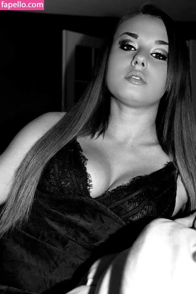 Daria Thibault Onlyfans Photo Gallery 