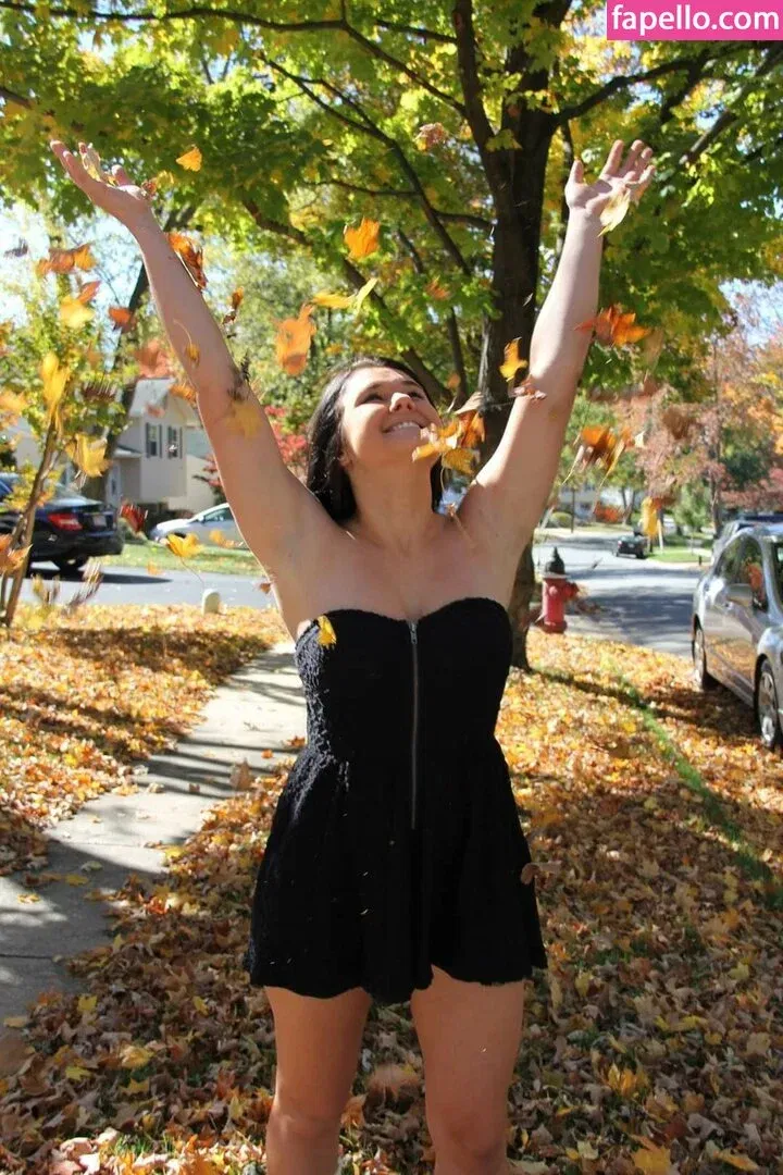 Daria Thibault Onlyfans Photo Gallery 