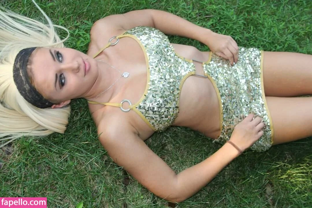 Daria Thibault Onlyfans Photo Gallery 