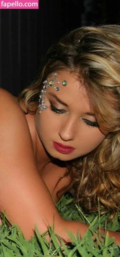 Daria Thibault Onlyfans Photo Gallery 