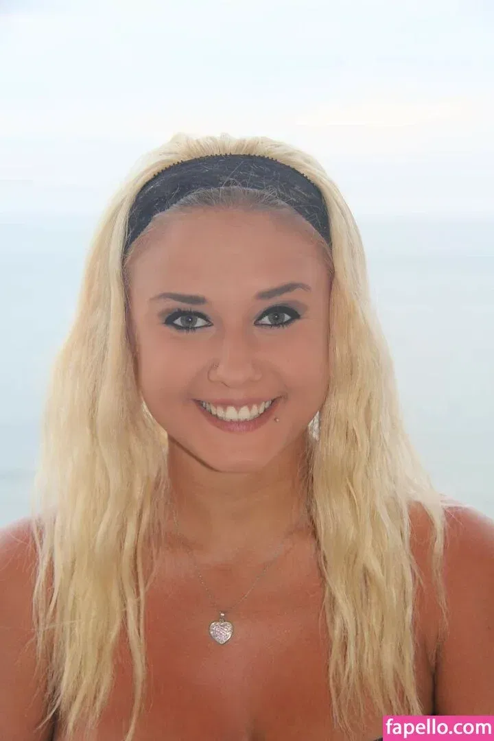 Daria Thibault Onlyfans Photo Gallery 