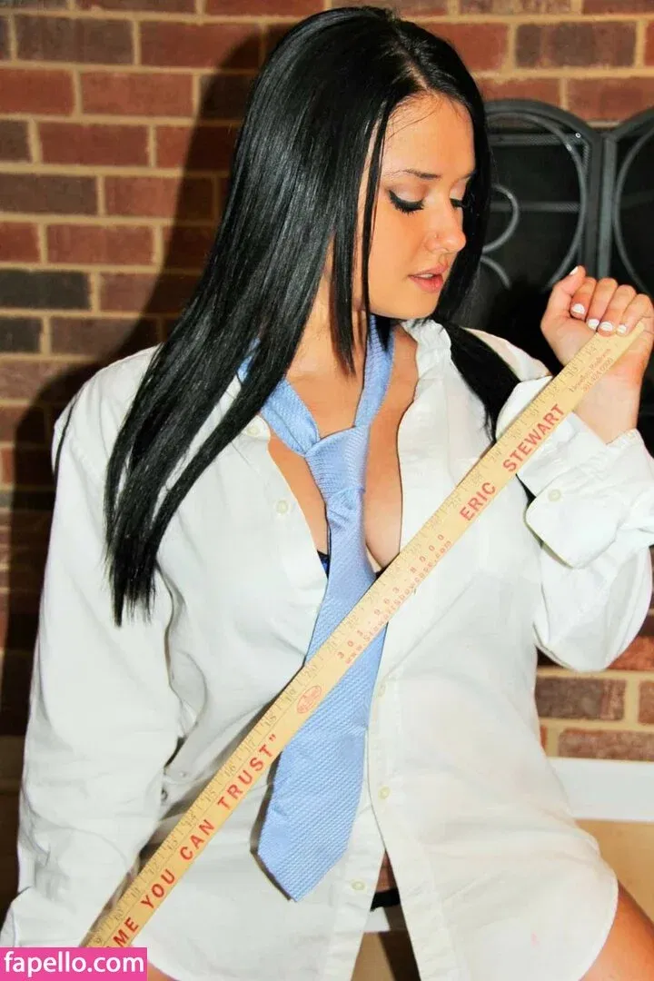 Daria Thibault Onlyfans Photo Gallery 