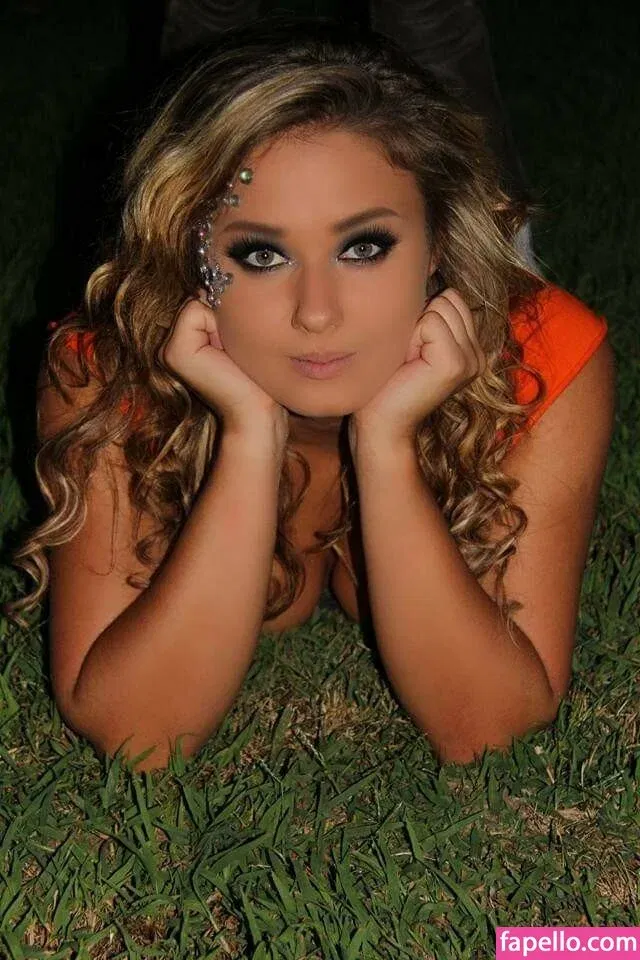 Daria Thibault Onlyfans Photo Gallery 