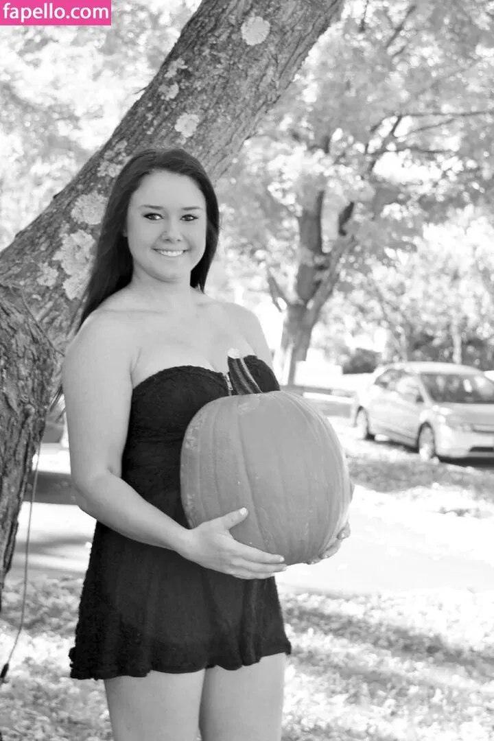 Daria Thibault Onlyfans Photo Gallery 