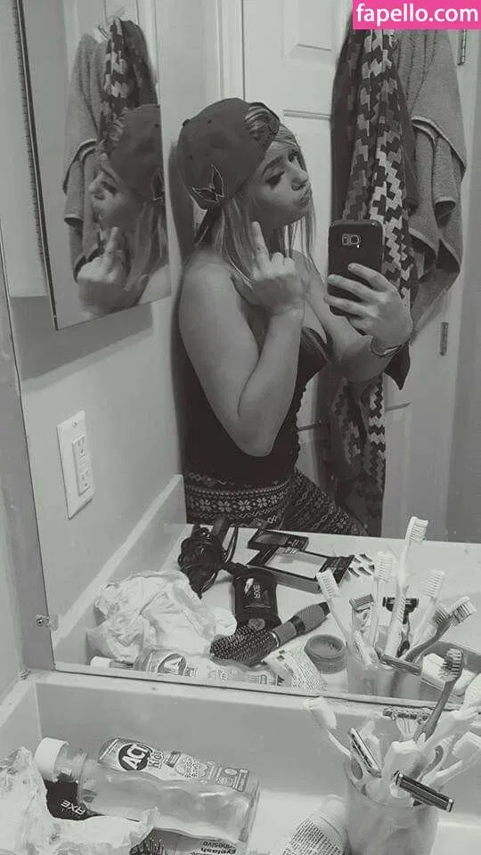 Daria Thibault Onlyfans Photo Gallery 