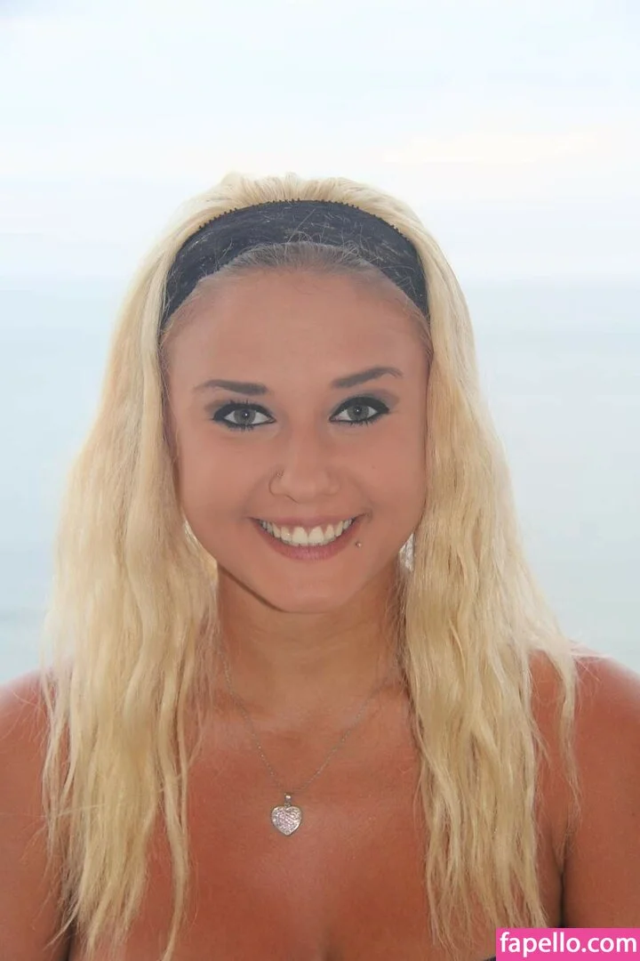 Daria Thibault Onlyfans Photo Gallery 