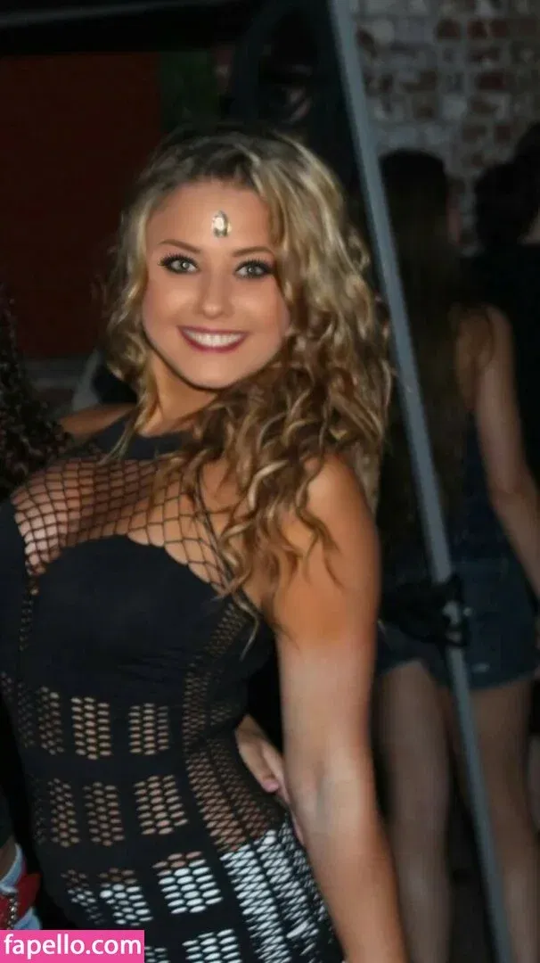 Daria Thibault Onlyfans Photo Gallery 