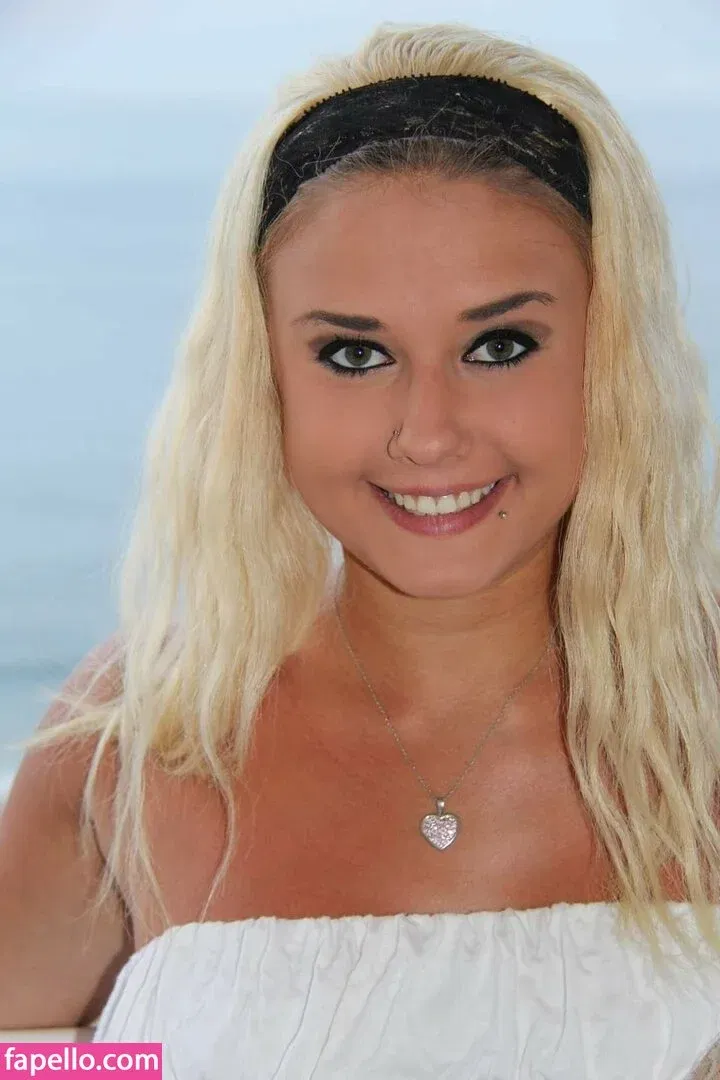 Daria Thibault Onlyfans Photo Gallery 