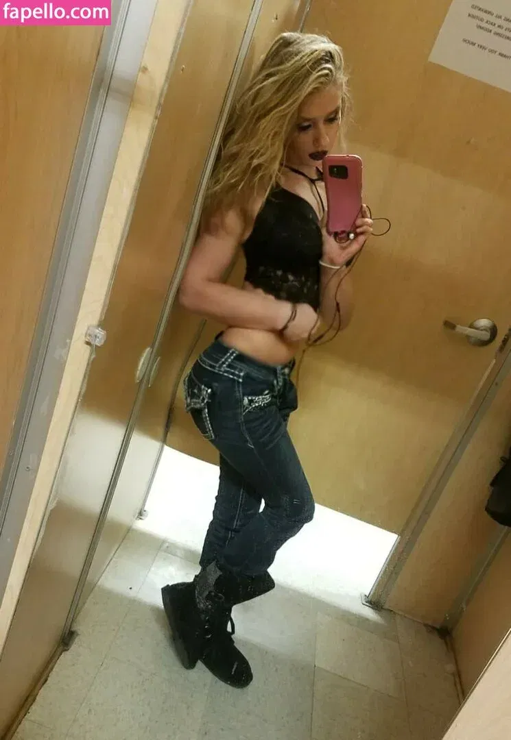 Daria Thibault Onlyfans Photo Gallery 