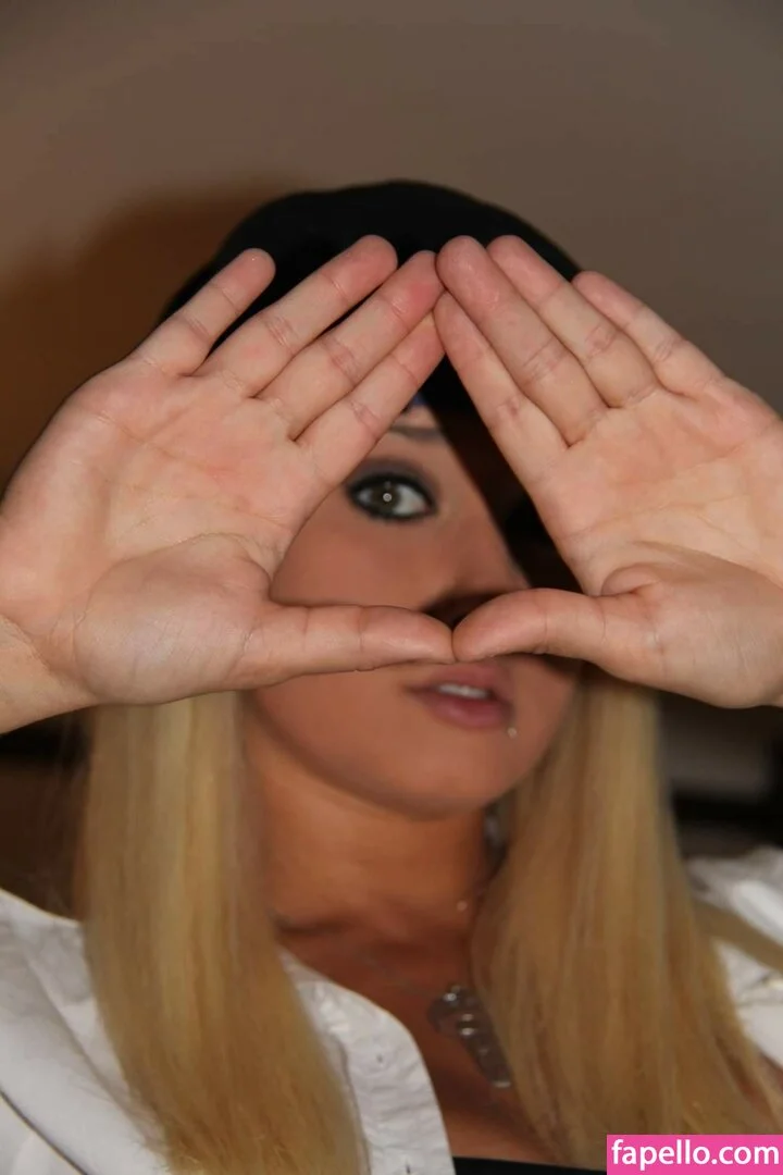 Daria Thibault Onlyfans Photo Gallery 