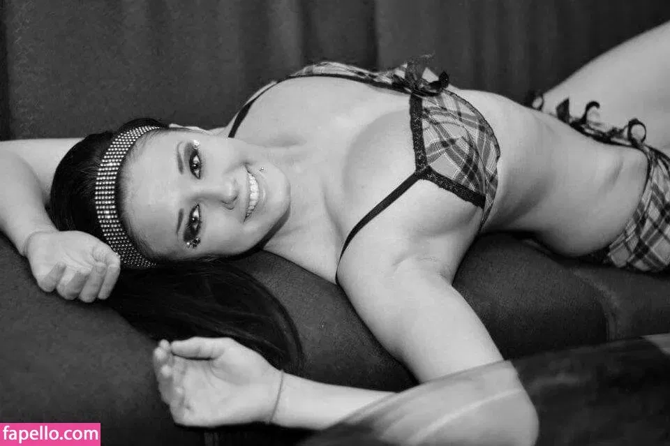 Daria Thibault Onlyfans Photo Gallery 