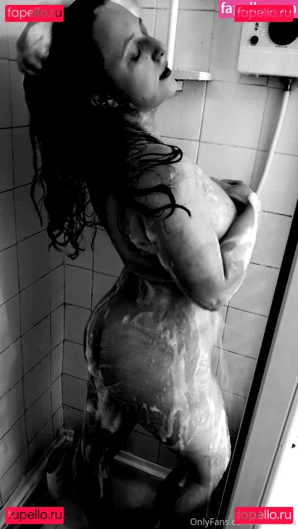 isendbobs Onlyfans Photo Gallery 