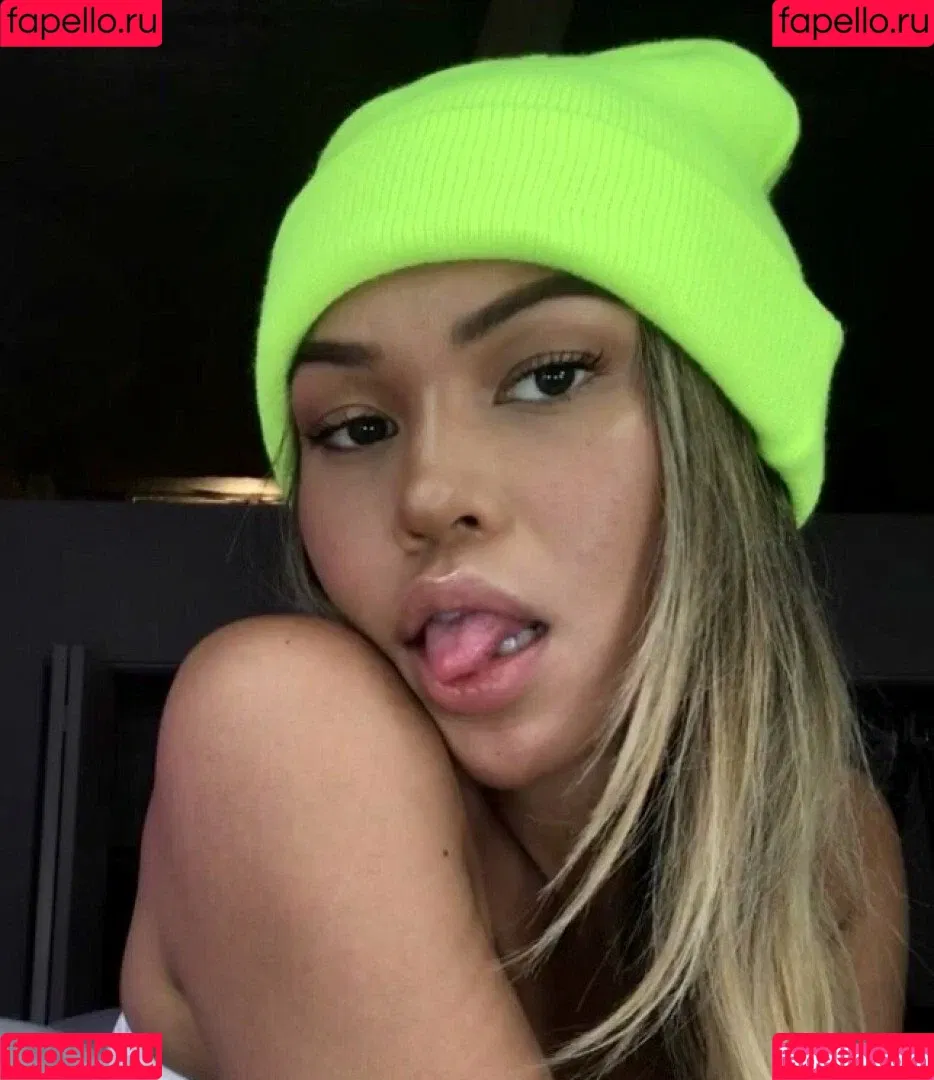DressUpERIS Onlyfans Photo Gallery 