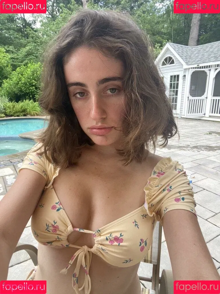 Rachel Anne Sennott Onlyfans Photo Gallery 