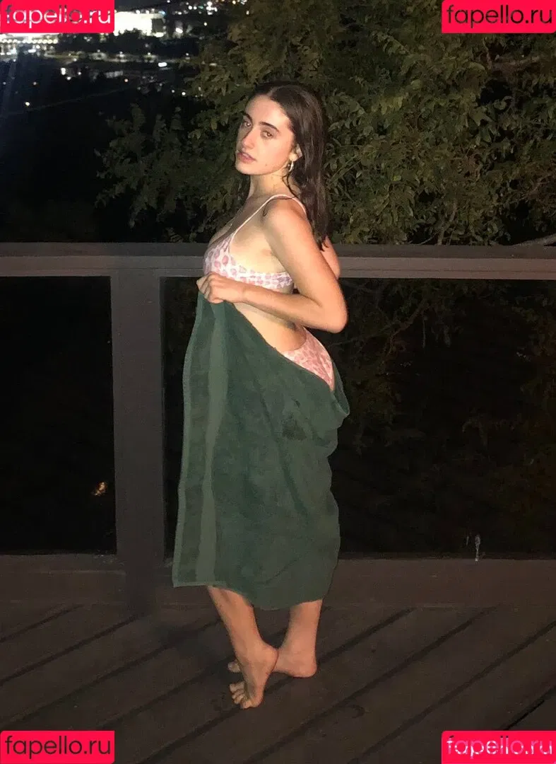 Rachel Anne Sennott Onlyfans Photo Gallery 