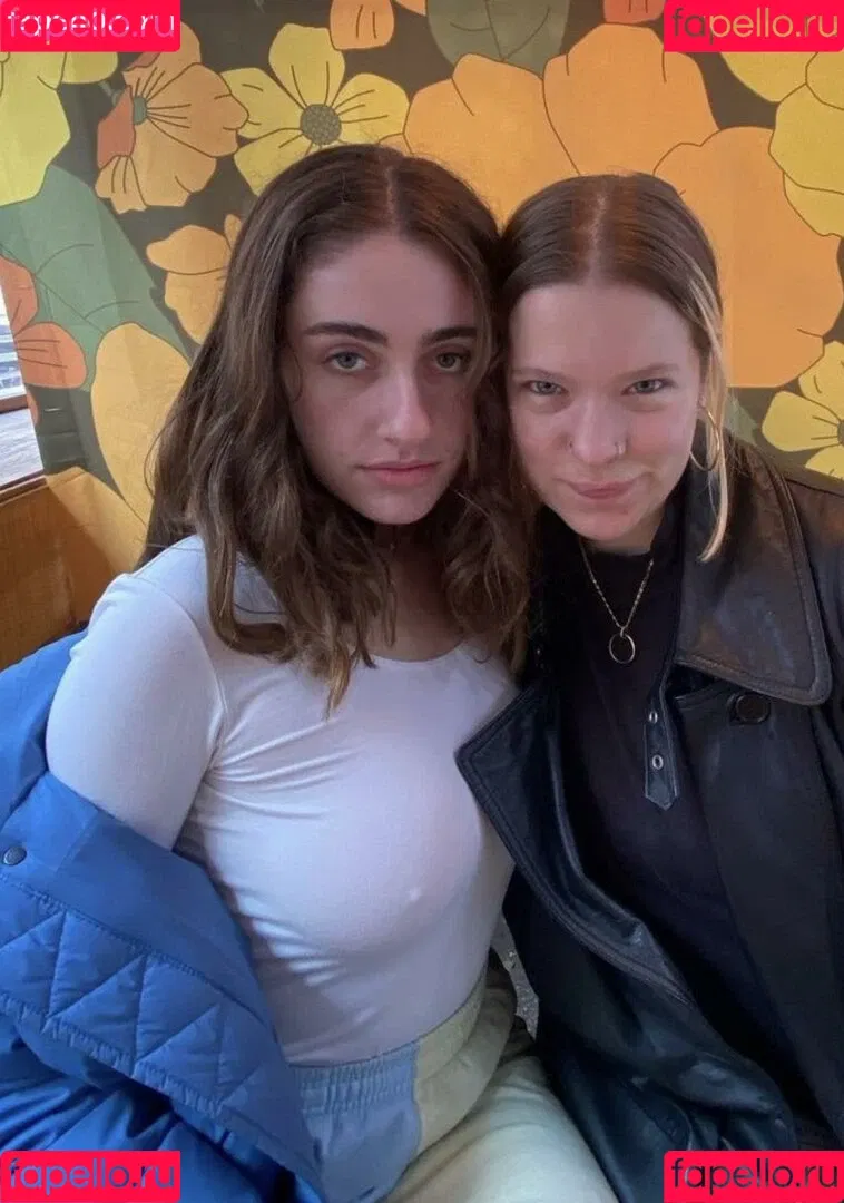 Rachel Anne Sennott Onlyfans Photo Gallery 