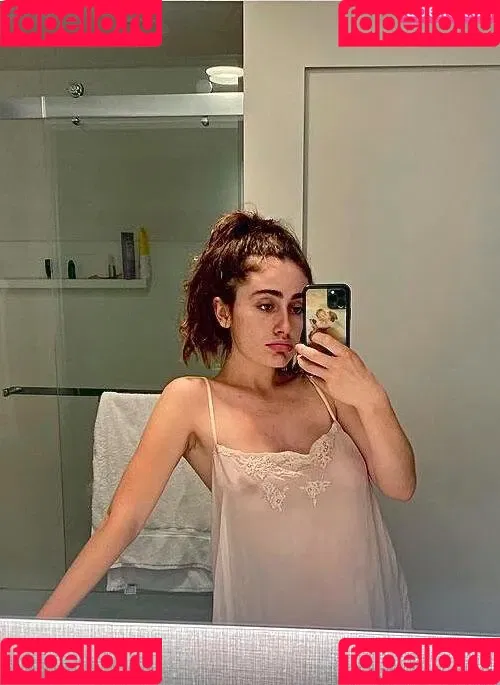Rachel Anne Sennott Onlyfans Photo Gallery 