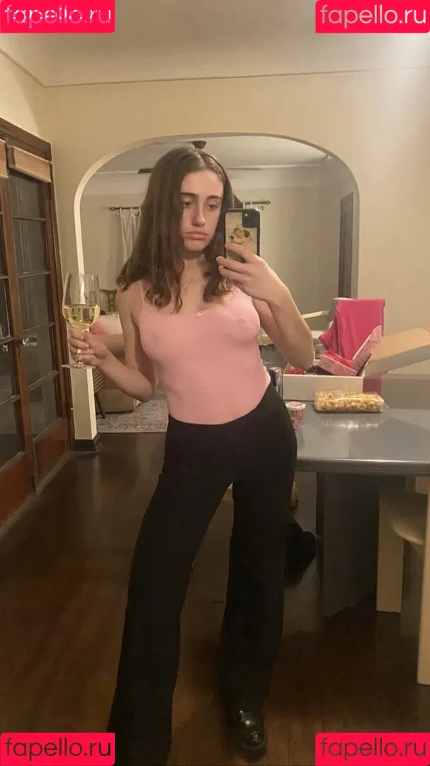 Rachel Anne Sennott Onlyfans Photo Gallery 