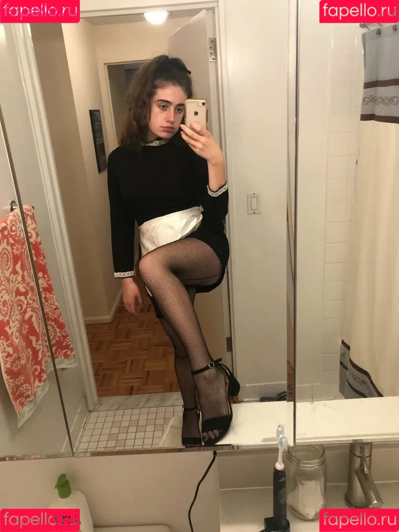 Rachel Anne Sennott Onlyfans Photo Gallery 