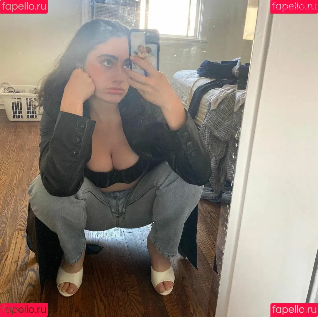 Rachel Anne Sennott Onlyfans Photo Gallery 