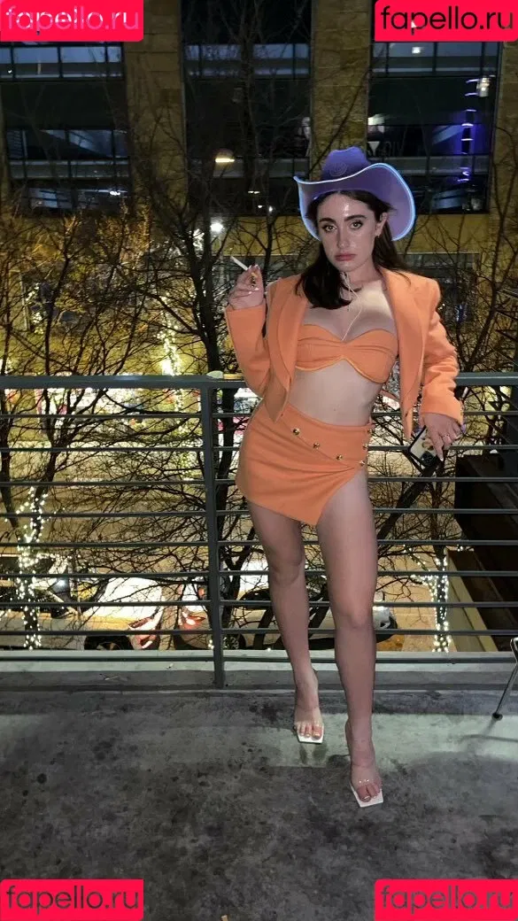 Rachel Anne Sennott Onlyfans Photo Gallery 