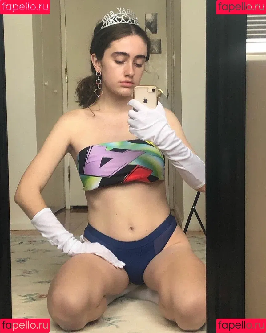 Rachel Anne Sennott Onlyfans Photo Gallery 