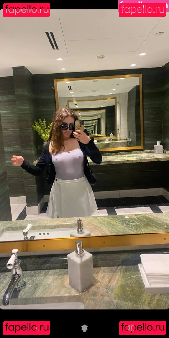 Rachel Anne Sennott Onlyfans Photo Gallery 